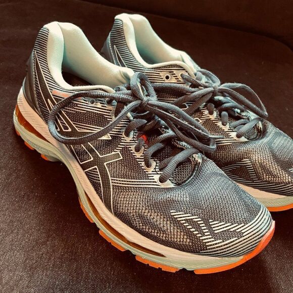 Excellent condition ASICS GEL NIMBUS 19 Womens 8 US 39.5 EUR Grey Seafoam Green - Picture 1 of 9